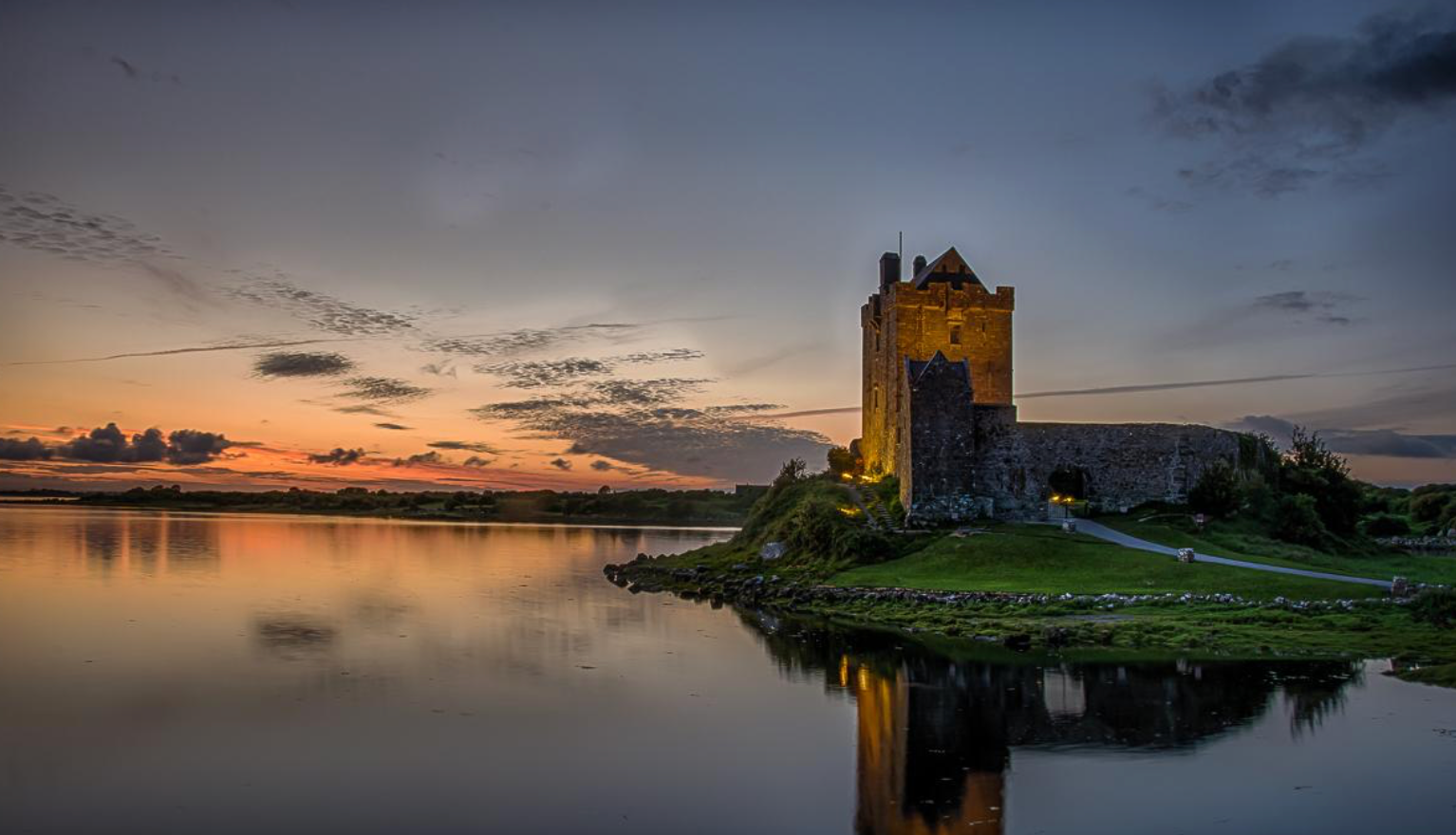 Burren, Dunguaire Castle and Galway City tour